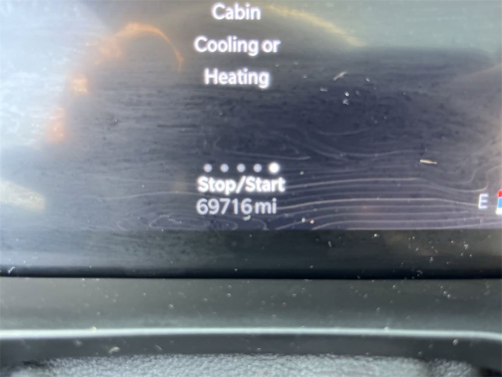 Used 2023 Jeep Grand Cherokee L Limited w/ Black Appearance Package image 12