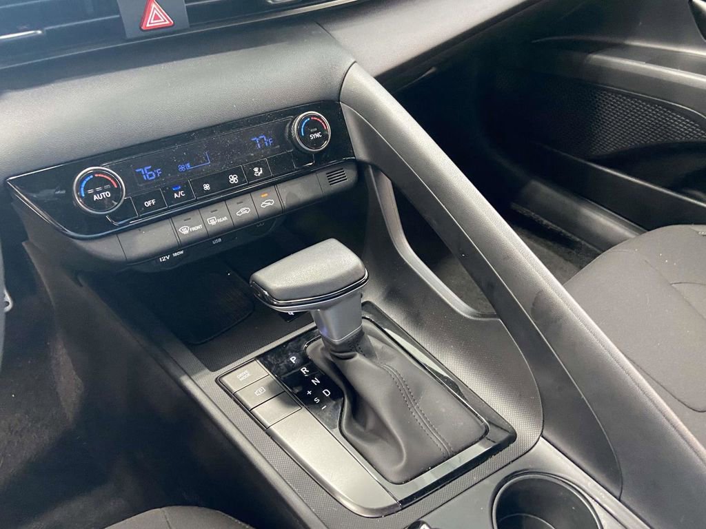 Certified 2025 Hyundai Elantra Sport image 20