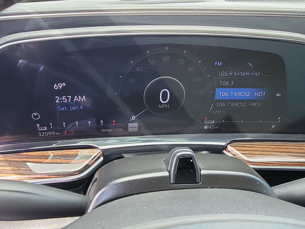 Certified 2022 Cadillac Escalade Premium Luxury image 12