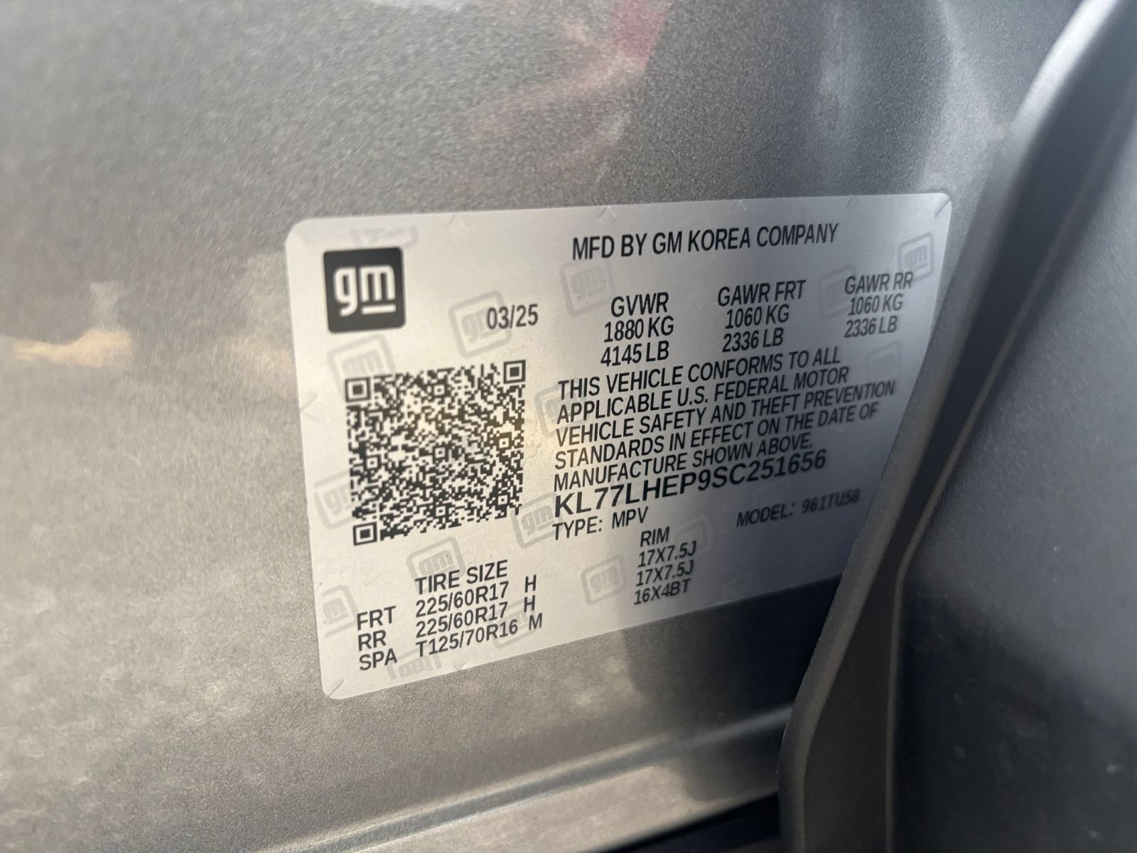 Used 2025 Chevrolet Trax LT FWD image 29