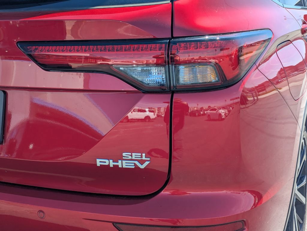 Used 2025 Mitsubishi Outlander 4WD Plug-In Hybrid image 5