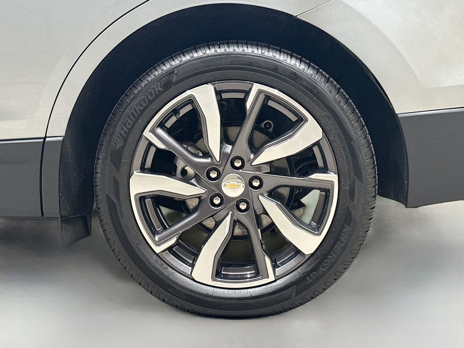 Used 2023 Chevrolet Equinox Premier AWD/4WD image 36