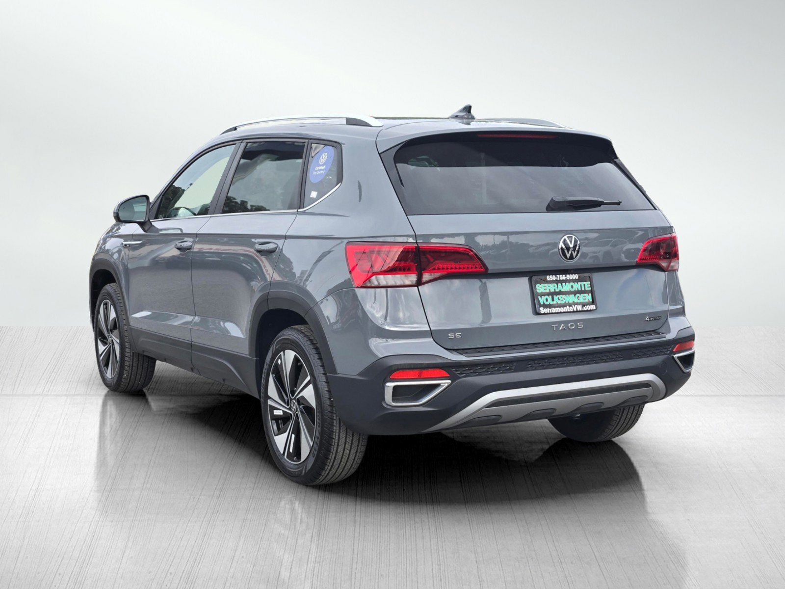 Used 2024 Volkswagen Taos SE image 6