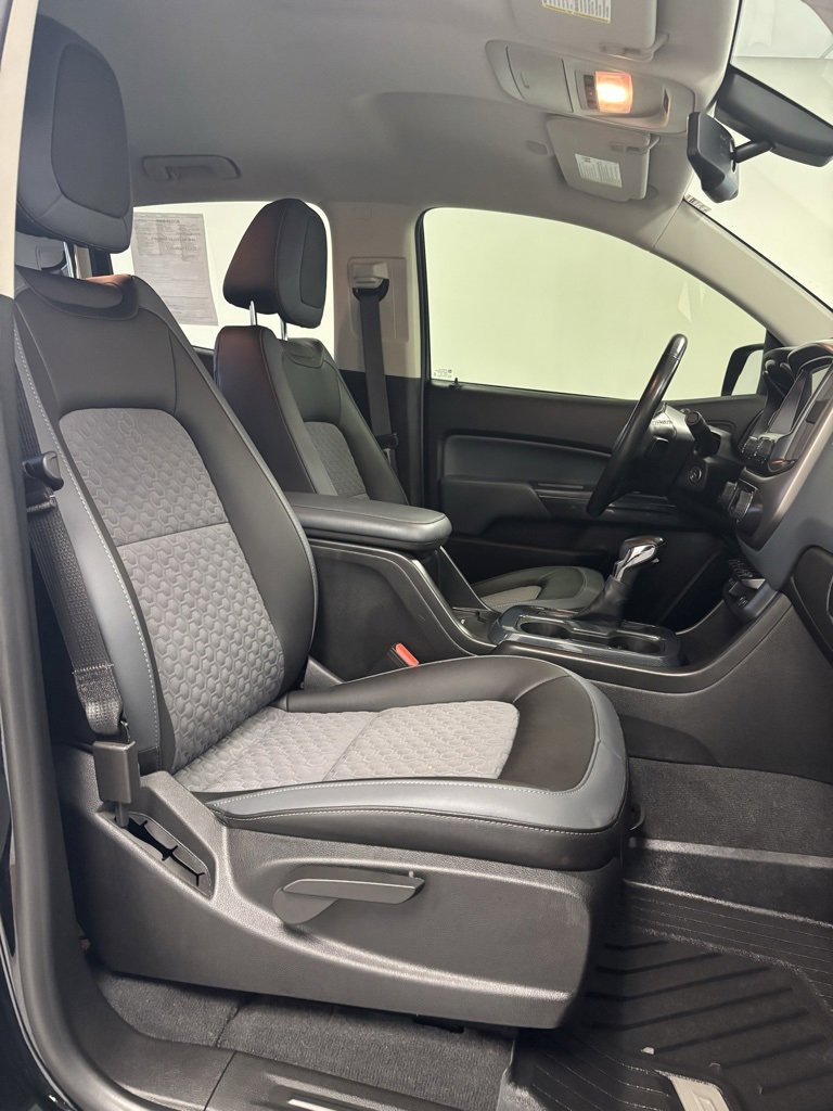 Certified 2022 Chevrolet Colorado Z71 w/ Z71 Midnight Edition image 19