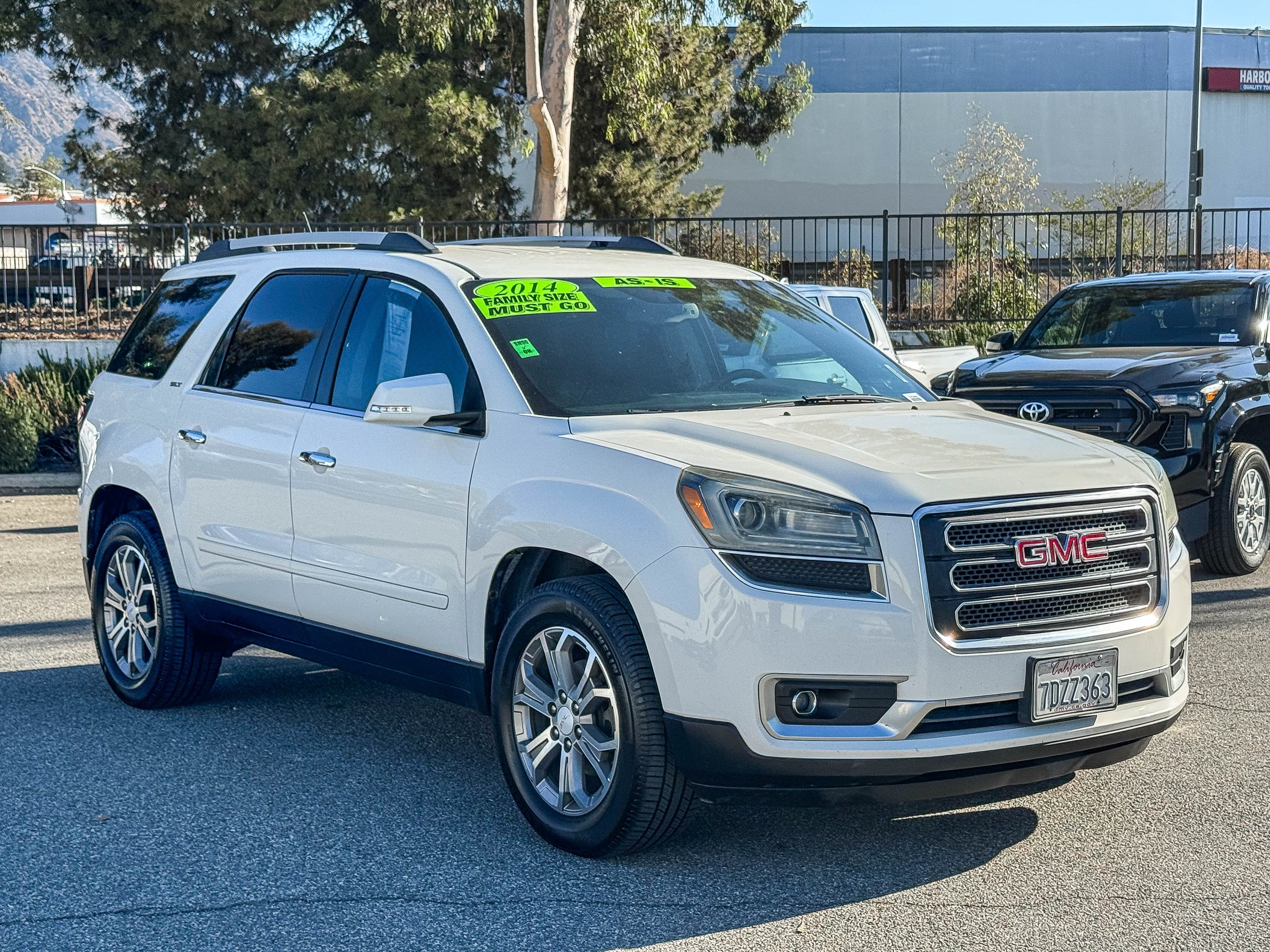 Used 2014 GMC Acadia SLT FWD image 3