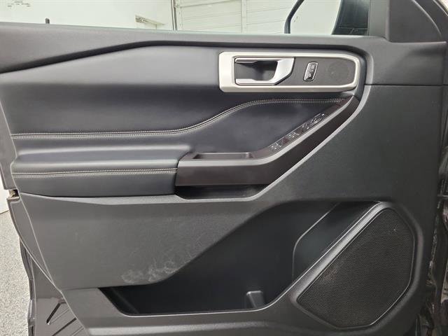 Used 2020 Ford Explorer XLT w/ Equipment Group 202A AWD/4WD image 19
