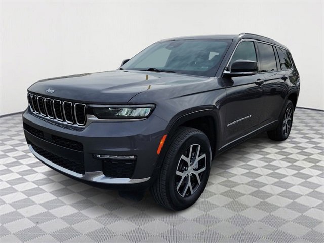 Used 2024 Jeep Grand Cherokee L Limited w/ Luxury Tech Group II image 3