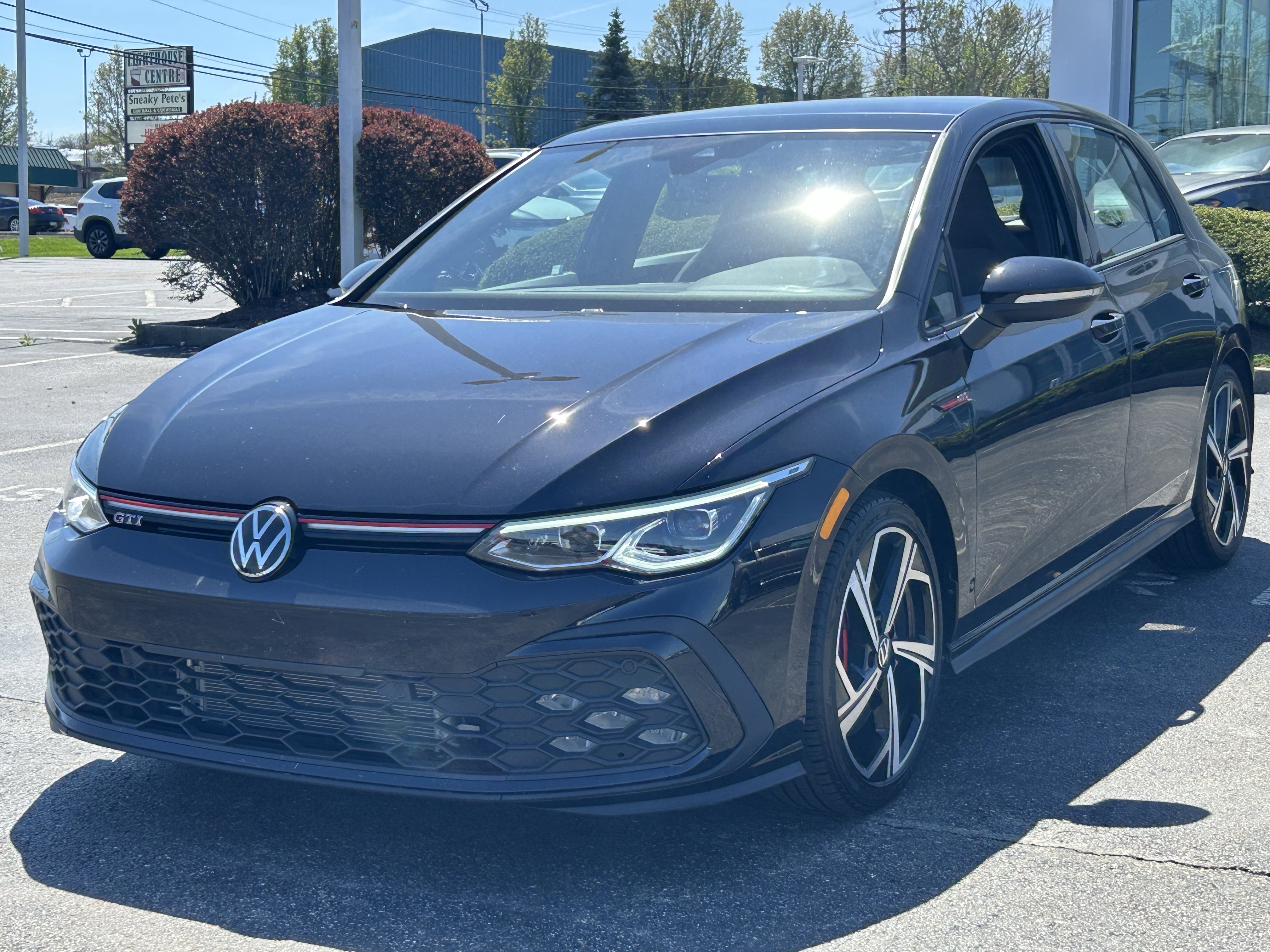 Certified 2024 Volkswagen GTI SE FWD image 3