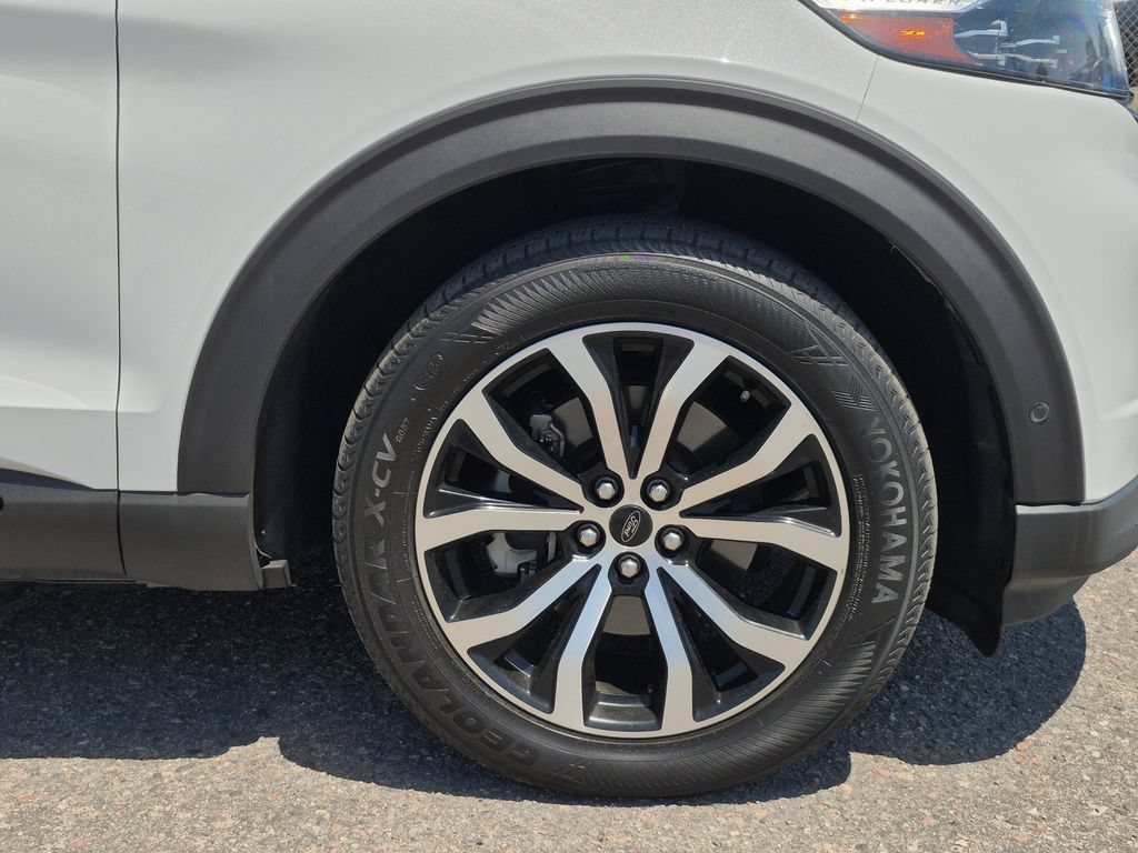 Used 2020 Ford Explorer ST w/ Premium Technology Package AWD/4WD image 18