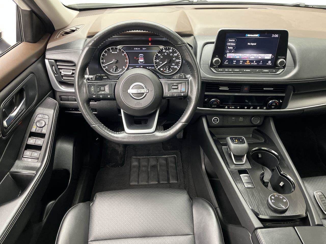 Used 2023 Nissan Rogue SV w/ SV Premium B Package AWD/4WD image 13