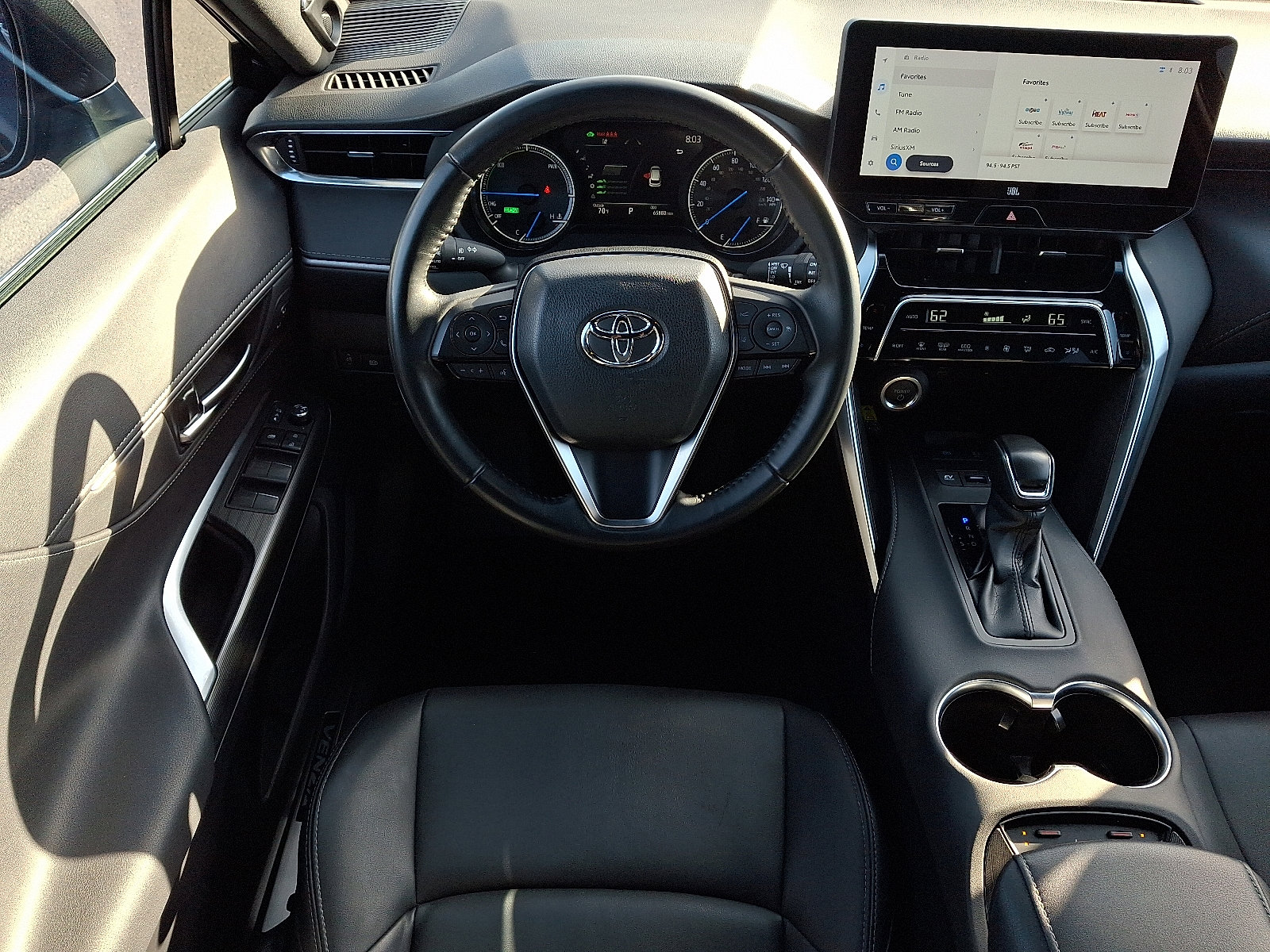 Used 2024 Toyota Venza XLE image 11