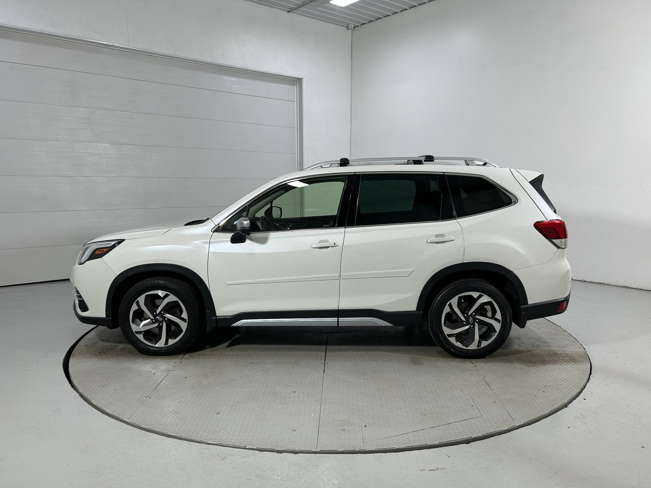 Used 2022 Subaru Forester Touring AWD/4WD image 22