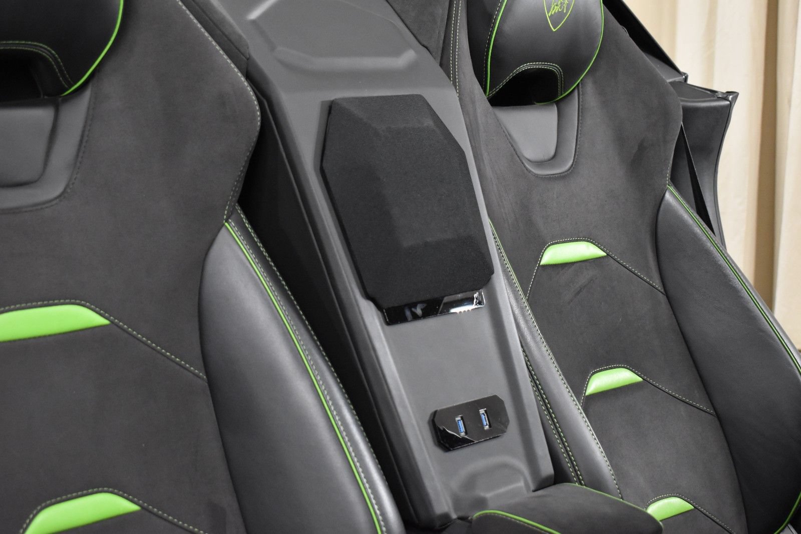 Used 2020 Lamborghini Huracan EVO AWD/4WD image 27