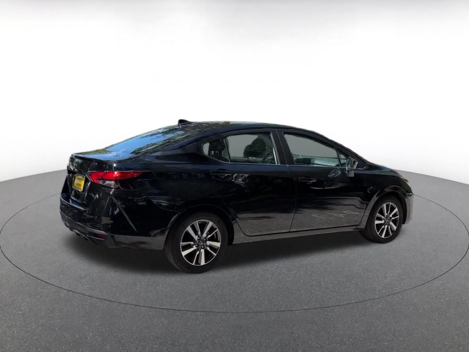 Used 2025 Nissan Versa SV FWD image 13