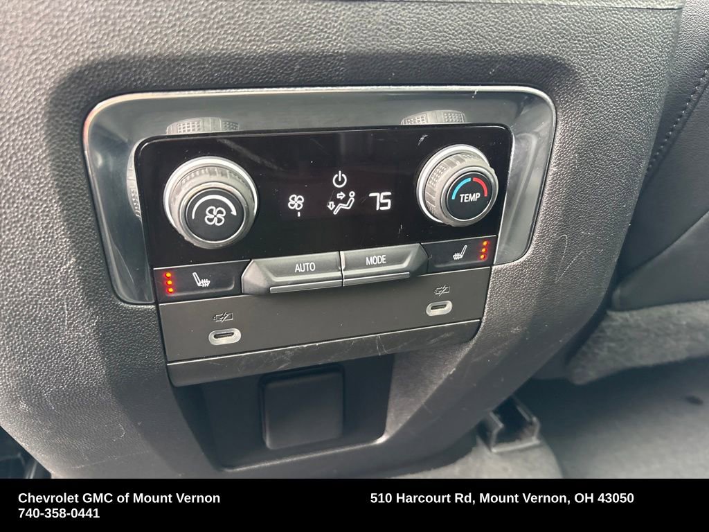 Used 2023 Chevrolet Suburban Z71 w/ Luxury Package image 35