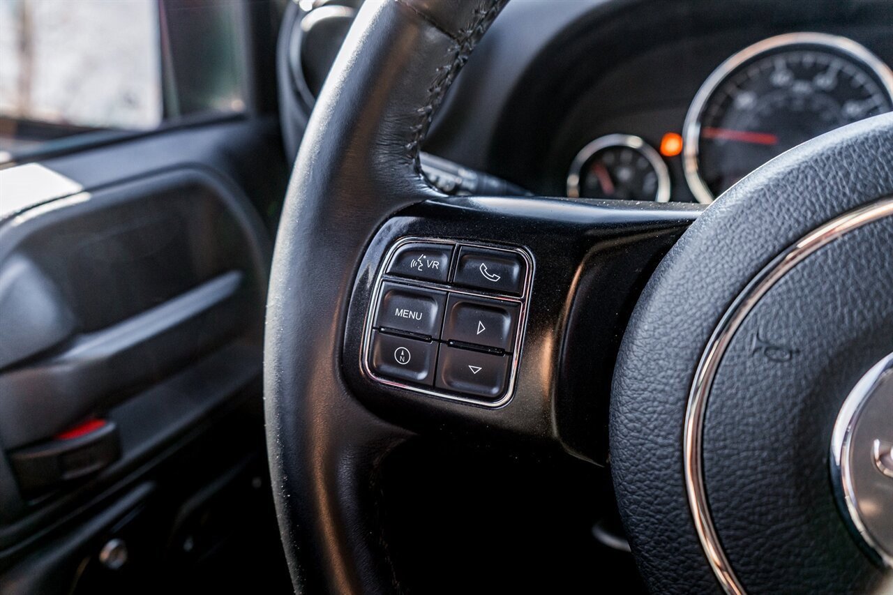 Used 2017 Jeep Wrangler Unlimited Rubicon image 21