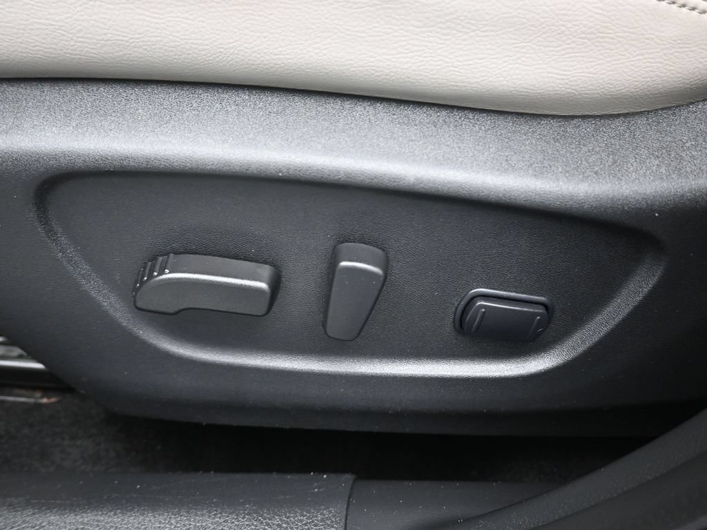 Used 2022 Nissan Rogue Sport SV w/ Technology Package AWD/4WD image 12