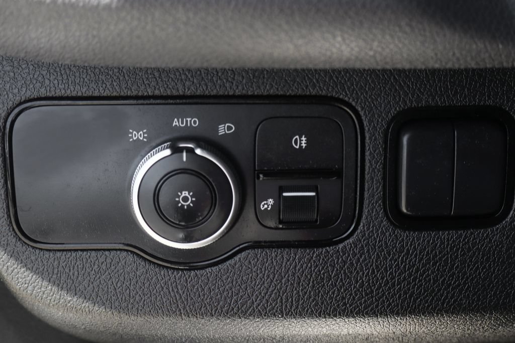 Used 2020 Mercedes-Benz Sprinter 2500 image 25