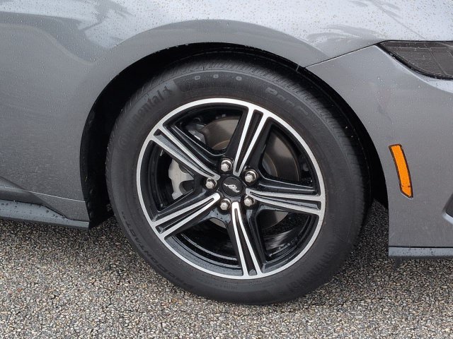 Certified 2025 Ford Mustang Coupe RWD image 11