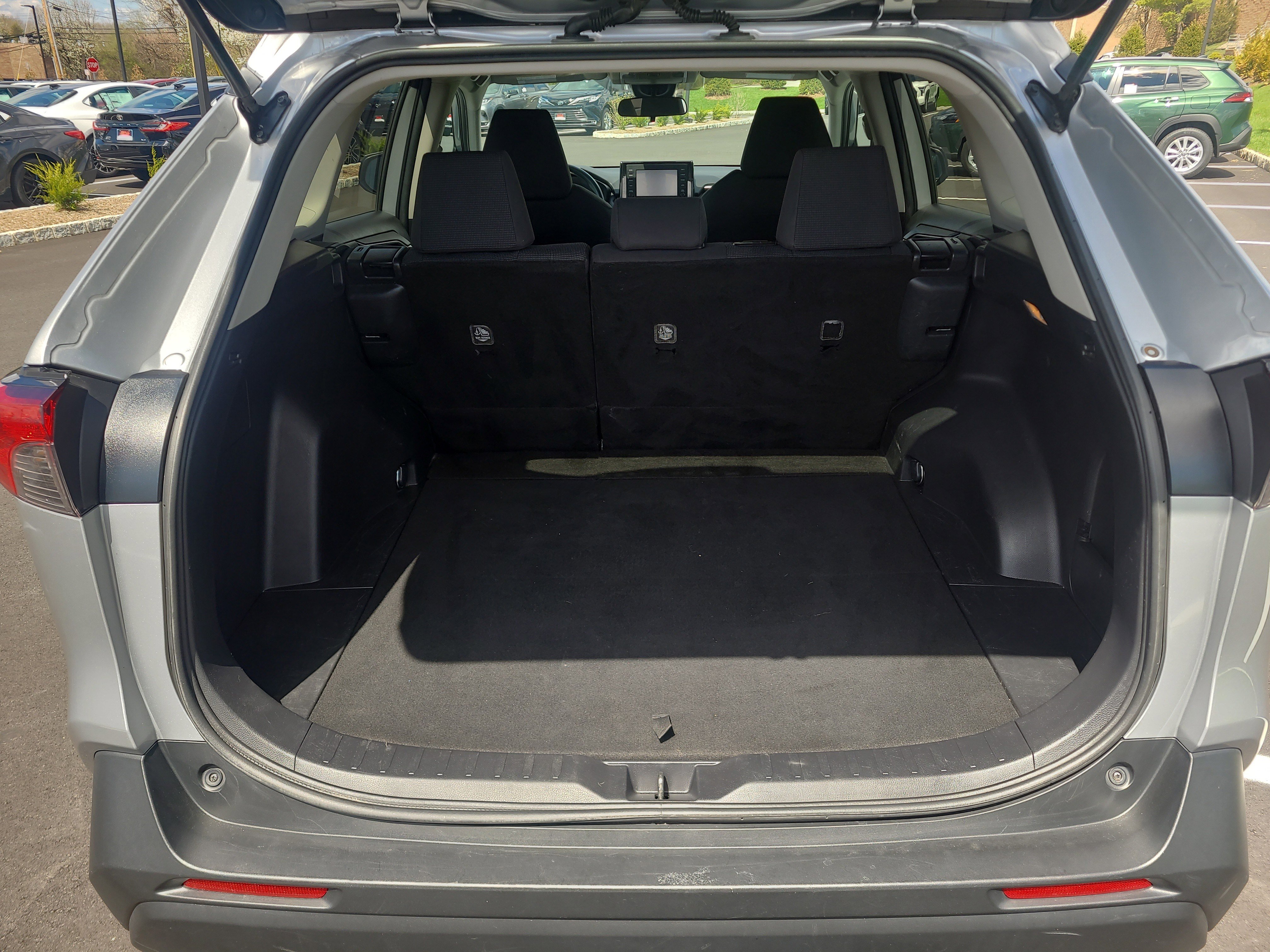 Certified 2021 Toyota RAV4 LE image 29