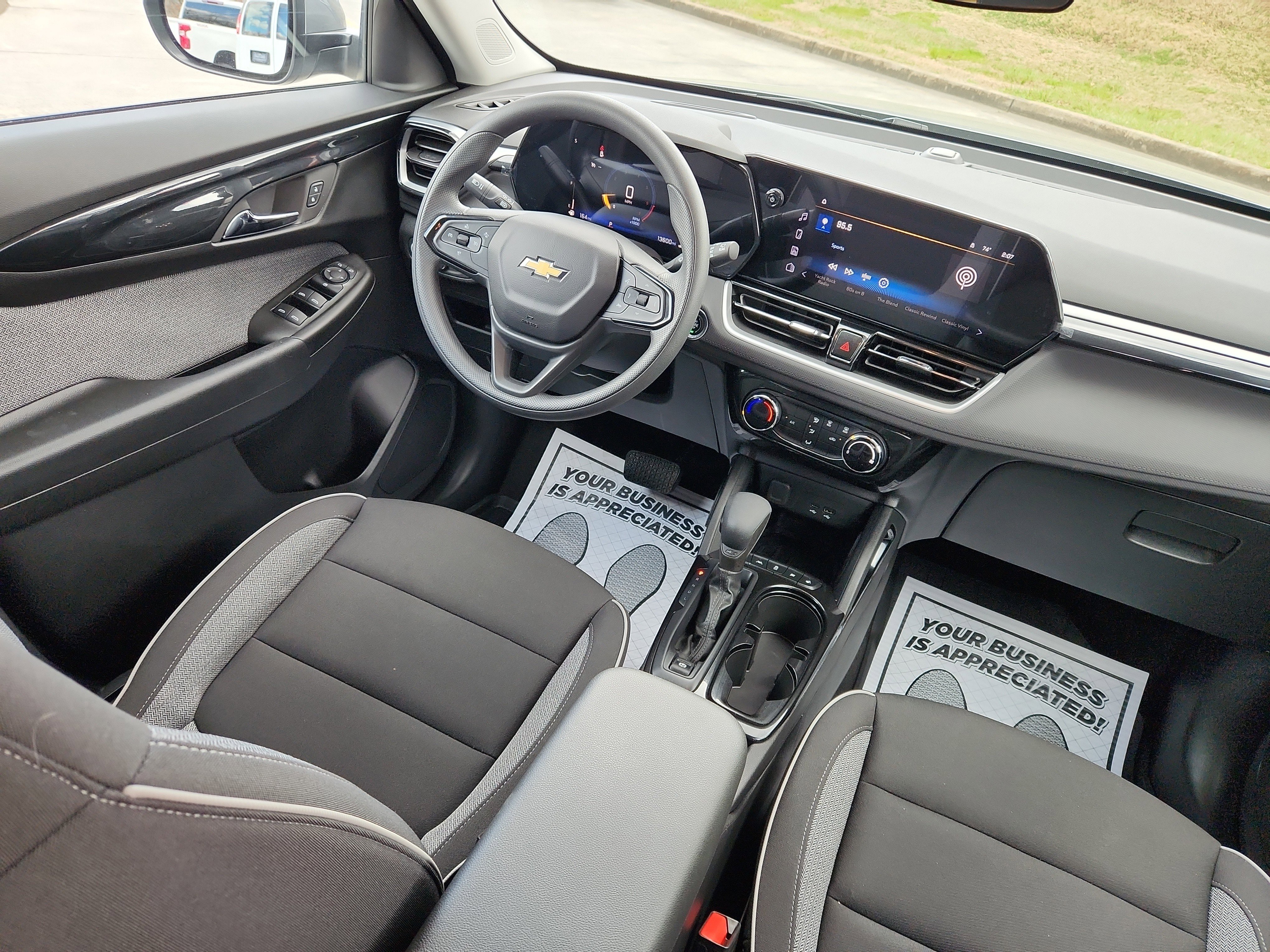 Used 2024 Chevrolet TrailBlazer LT w/ Driver Confidence Package image 38