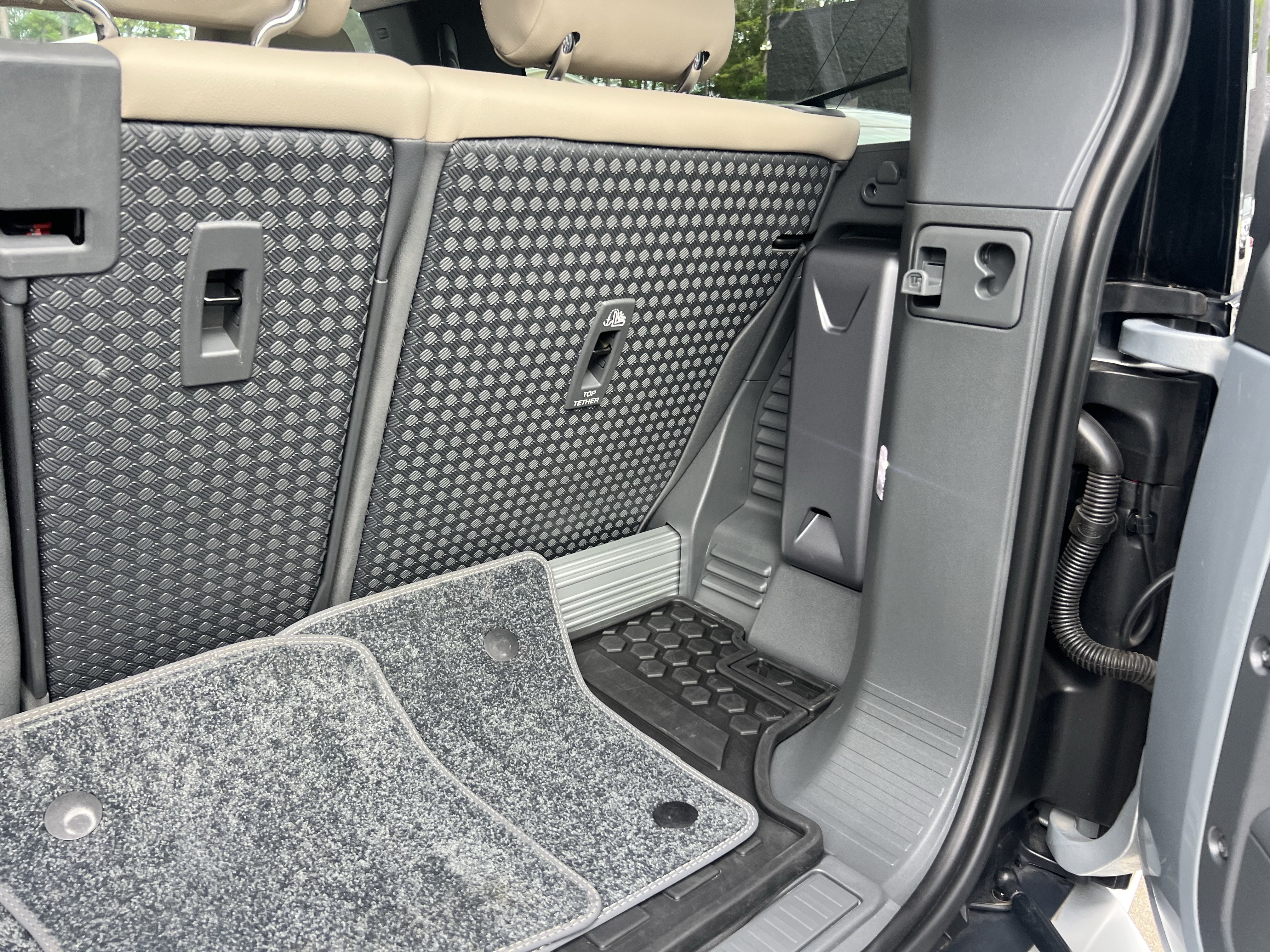 Certified 2022 Land Rover Defender 90 S AWD/4WD image 34