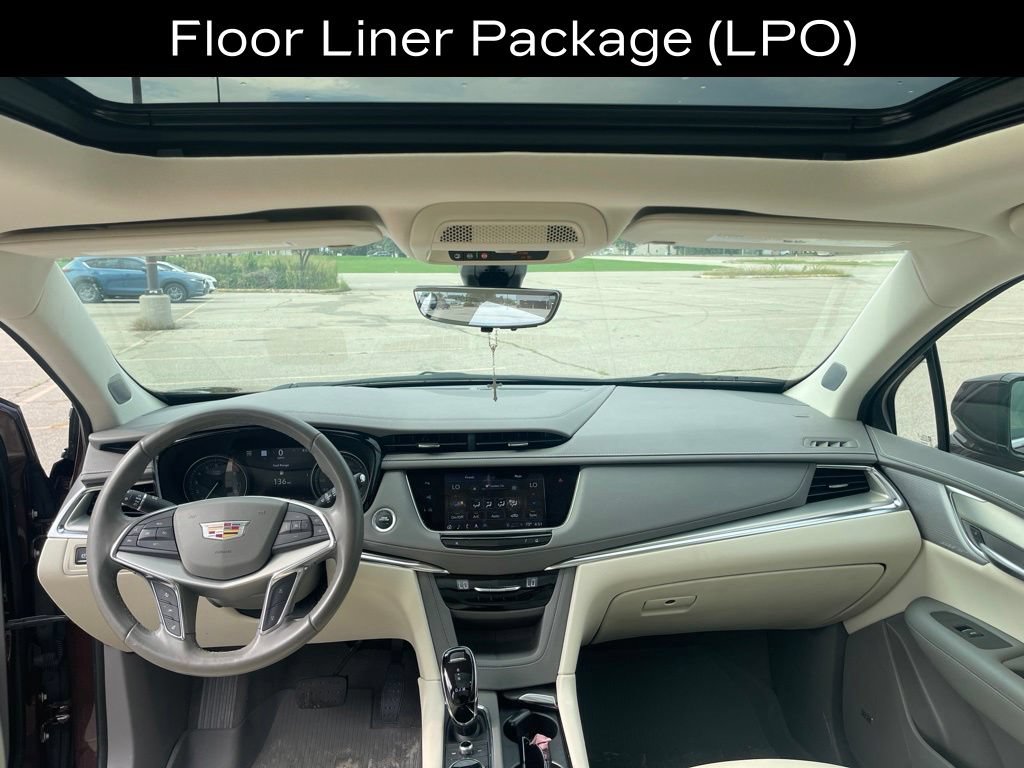 Used 2022 Cadillac XT5 Premium Luxury w/ Technology Package AWD/4WD image 13