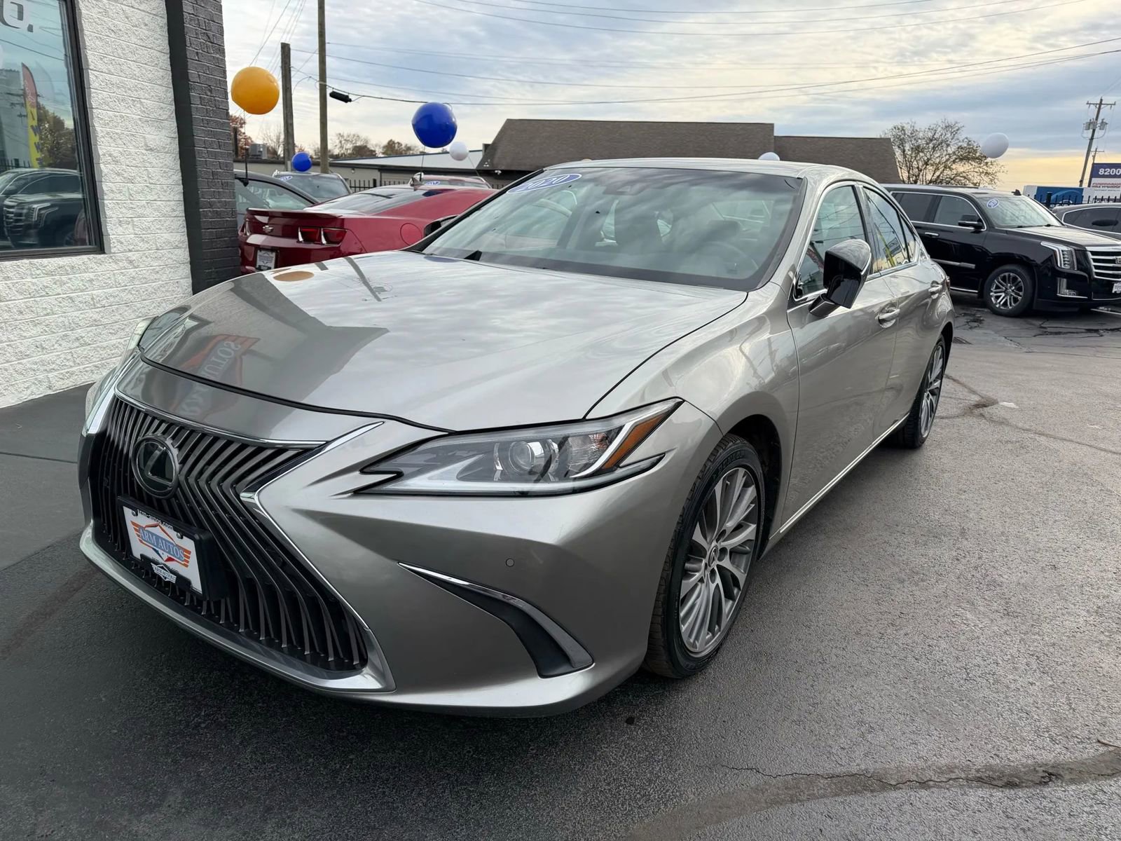Used 2020 Lexus ES 350 w/ Premium Package FWD image 2