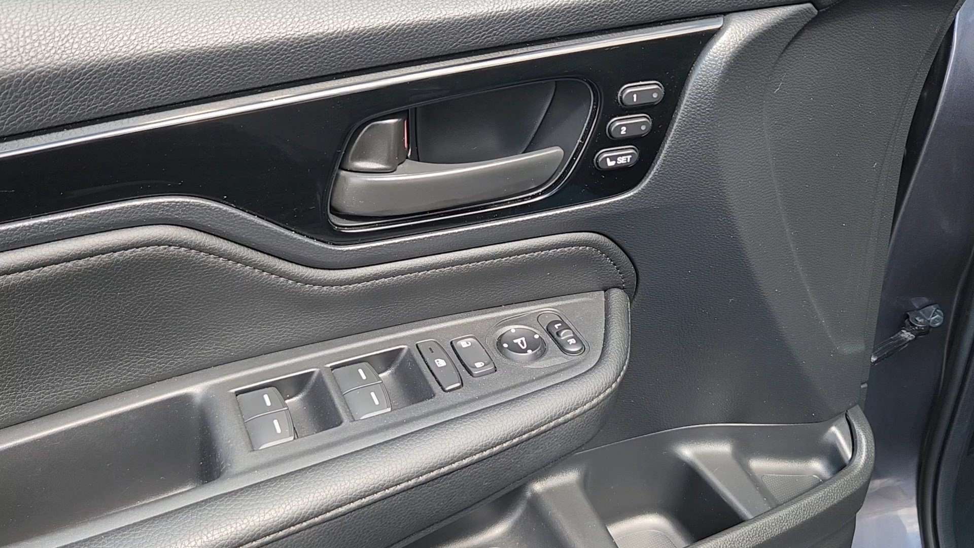 Used 2025 Honda Odyssey Touring image 7