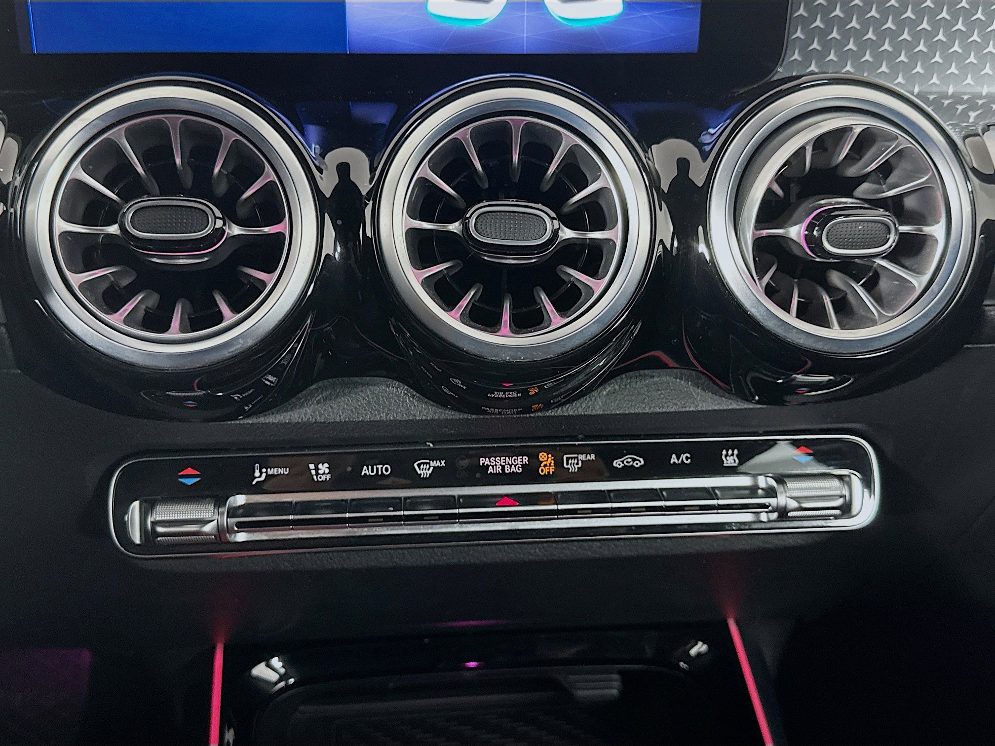 Used 2024 Mercedes-Benz EQB 250+ image 24