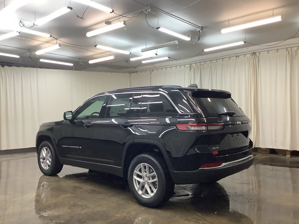 New 2025 Jeep Grand Cherokee Laredo X w/ Luxury Tech Group I image 9