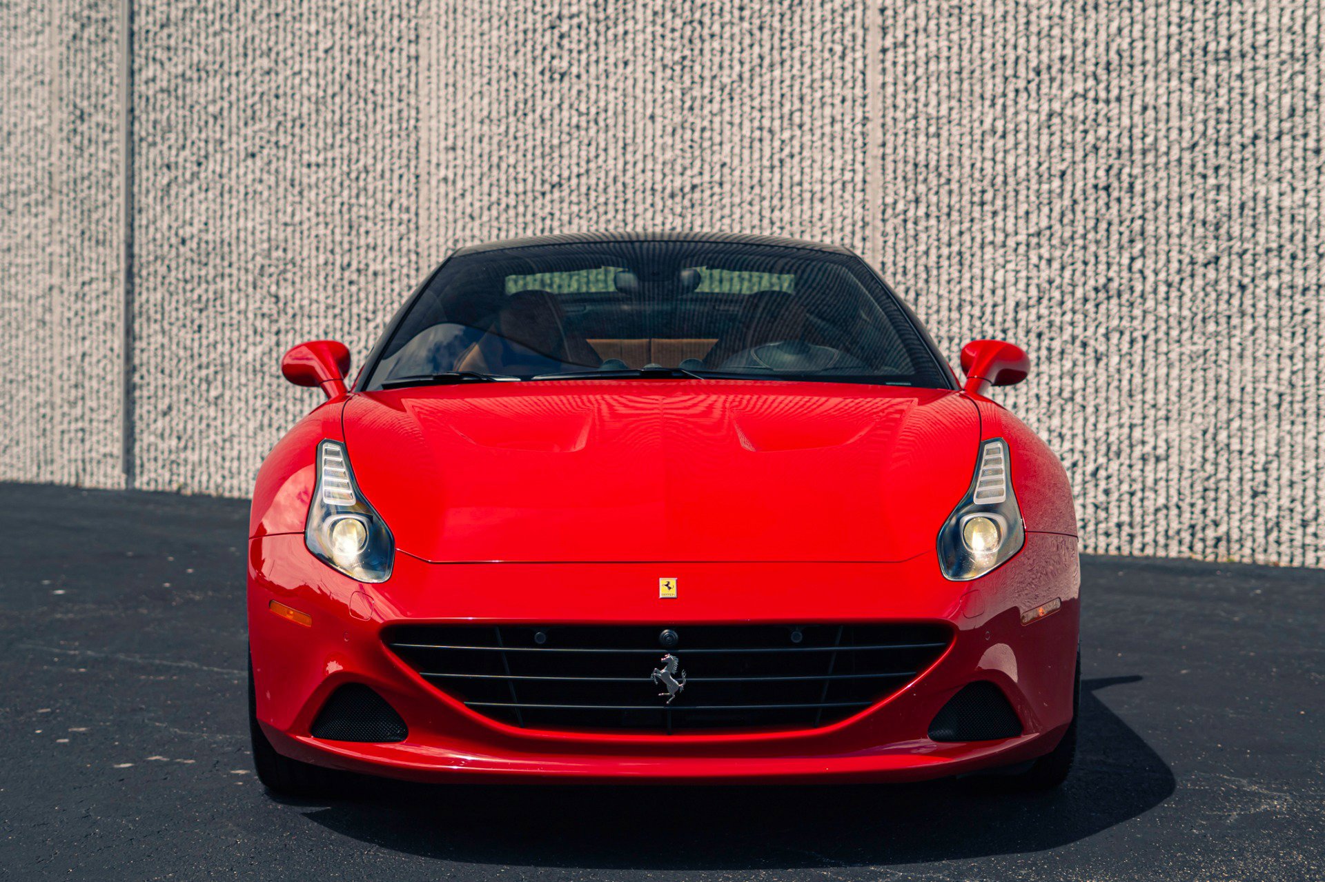 Used 2016 Ferrari California T RWD image 22