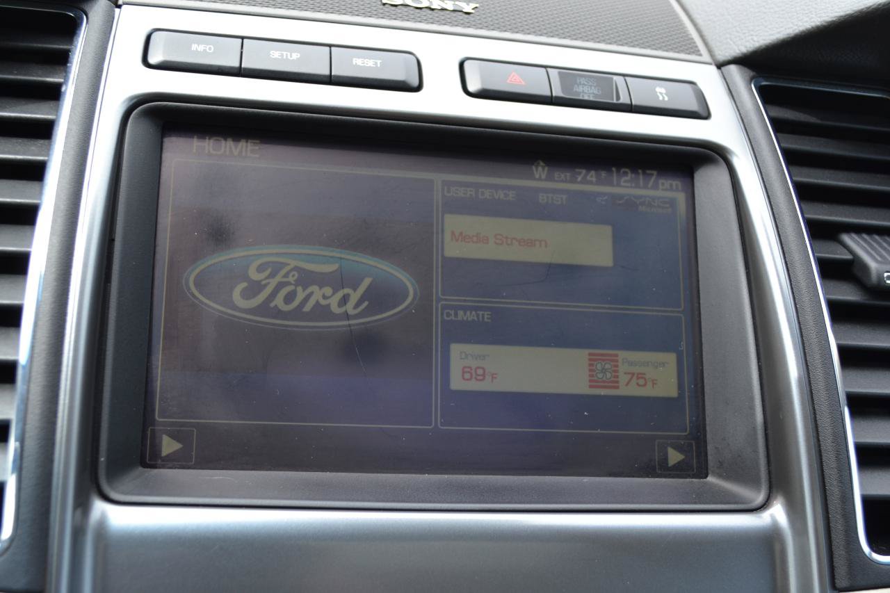 Used 2010 Ford Taurus Limited AWD/4WD image 19