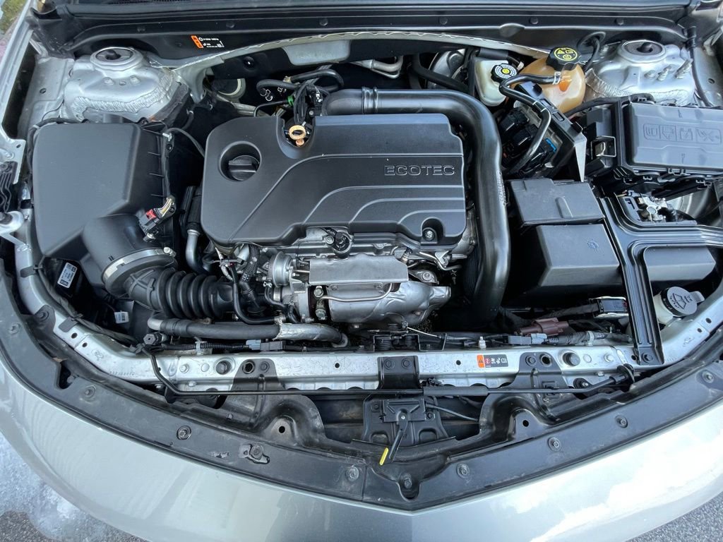 Used 2021 Chevrolet Malibu RS image 32