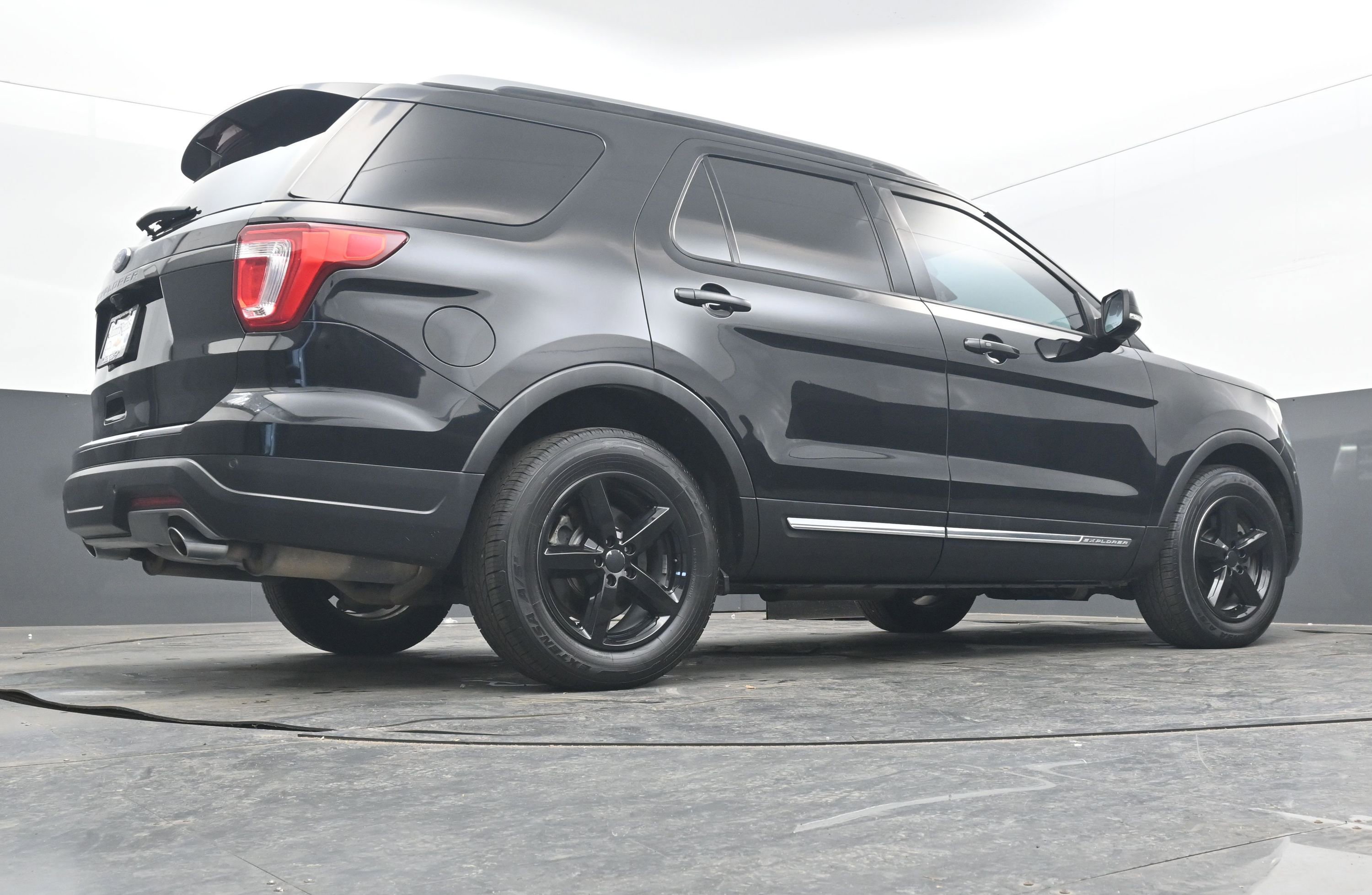 Used 2018 Ford Explorer XLT w/ Equipment Group 201A image 27