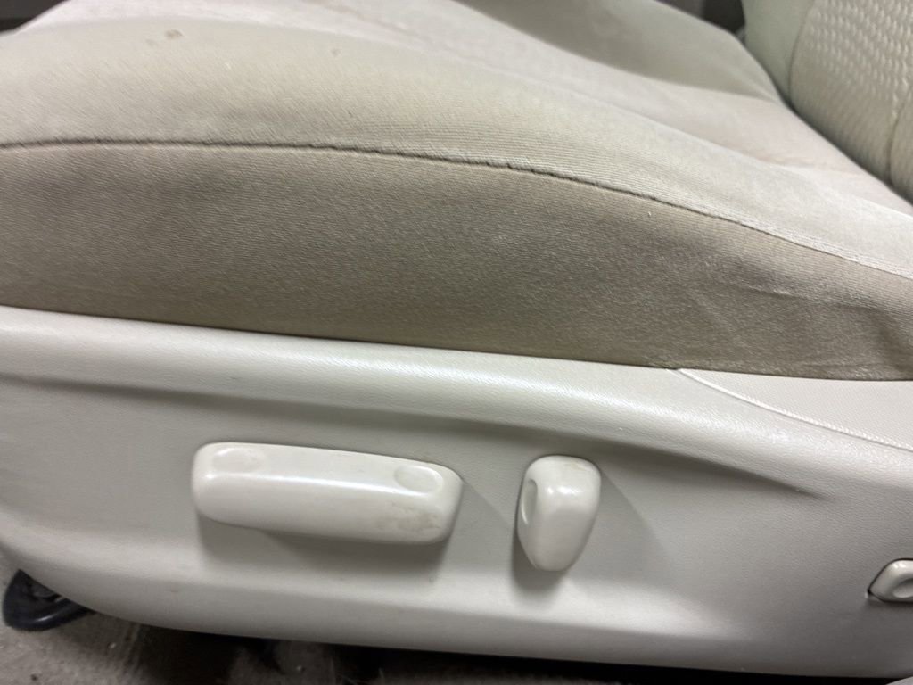 Used 2011 Toyota Camry LE w/ LE Extra-Value Pkg image 9