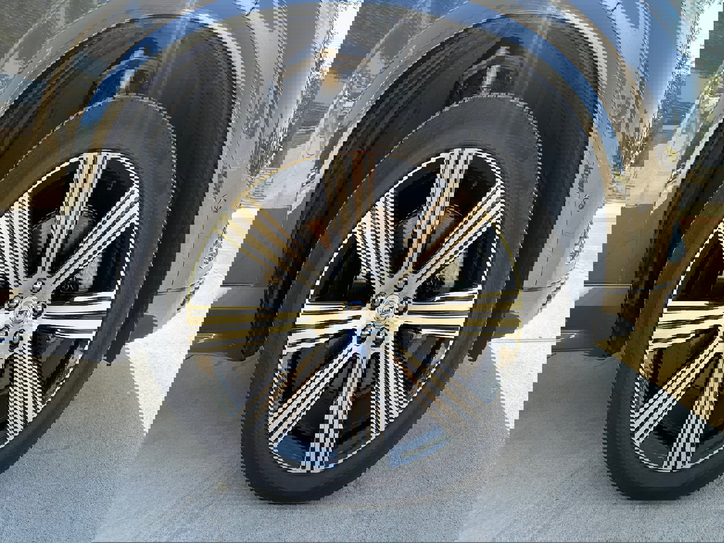 Certified 2023 Volvo XC90 T8 Plus image 9