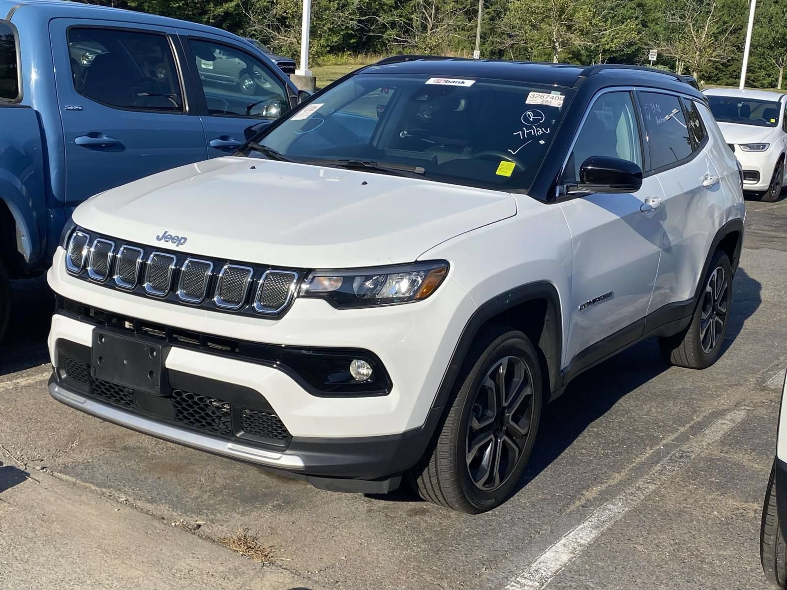 Used 2022 Jeep Compass Limited AWD/4WD image 3