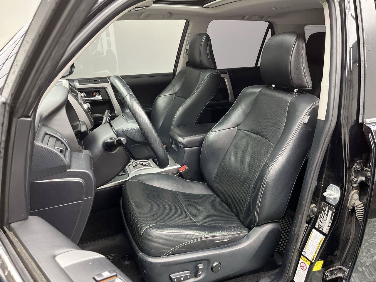 Used 2017 Toyota 4Runner Limited AWD/4WD image 9