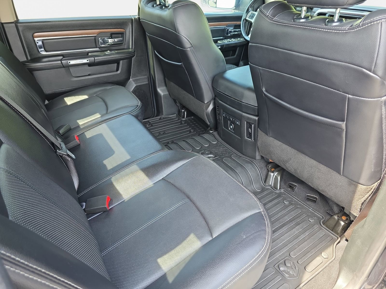 Used 2018 RAM 1500 Laramie w/ Convenience Group image 11