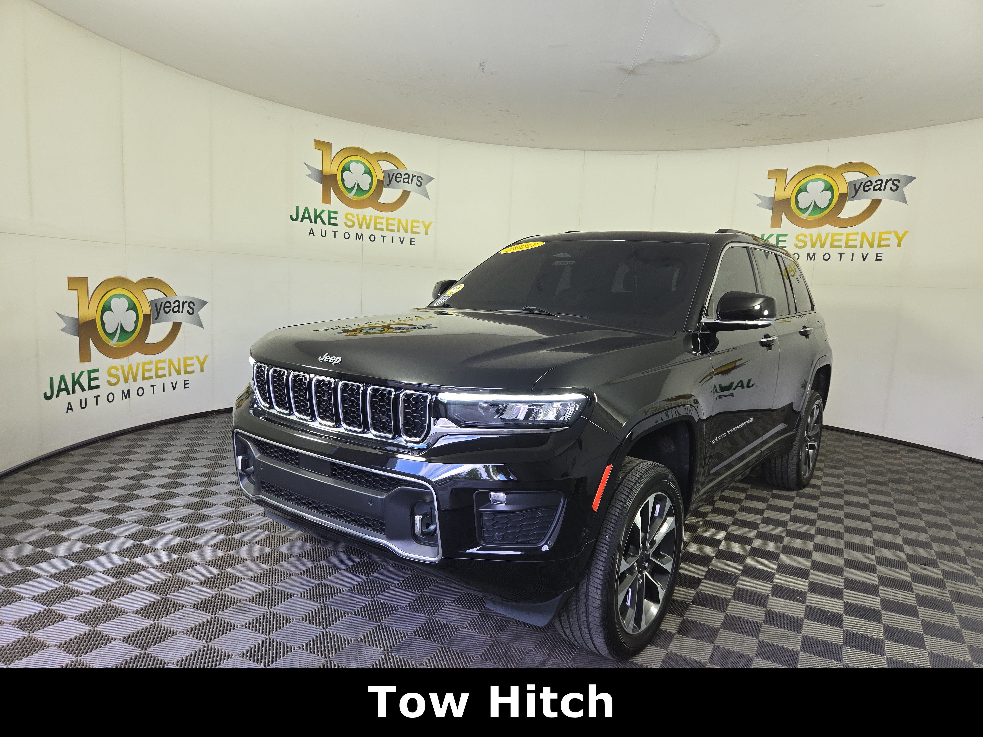 Used 2023 Jeep Grand Cherokee Overland AWD/4WD image 3