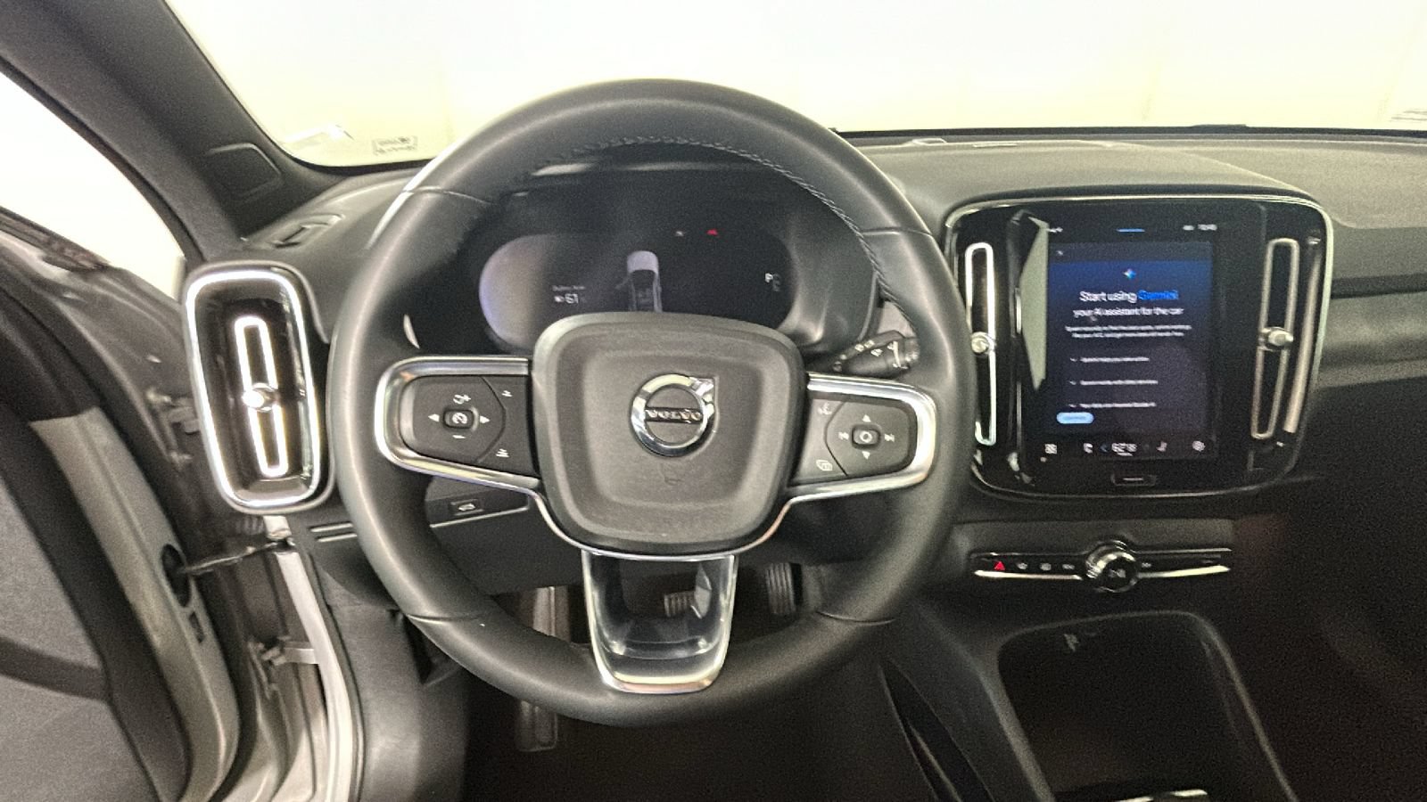 Used 2023 Volvo C40 P8 Recharge Ultimate AWD/4WD image 16