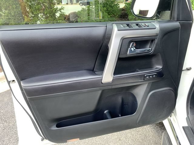 Used 2017 Toyota 4Runner Limited AWD/4WD image 17