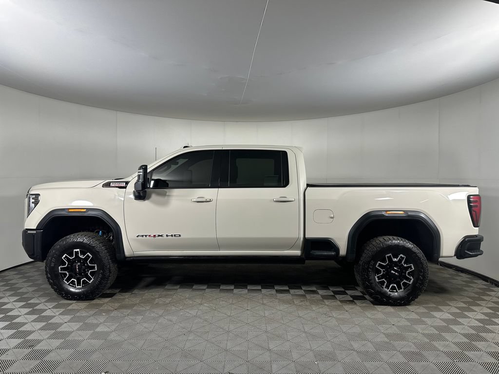 Used 2026 GMC Sierra 2500 AT4X AWD/4WD image 2