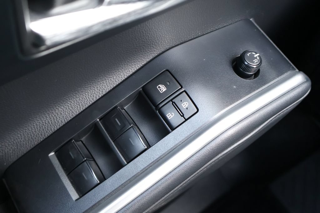 Used 2022 Toyota Highlander XSE FWD image 37