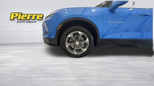 Used 2025 Chevrolet Blazer LT AWD/4WD image 10