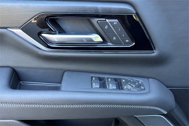 New 2026 GMC Yukon XL Denali w/ Sun & Power Step Package image 11