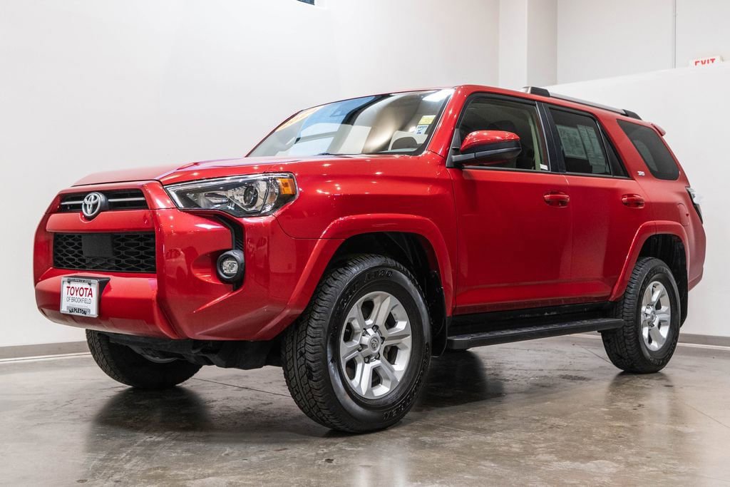 Used 2024 Toyota 4Runner SR5 AWD/4WD image 3