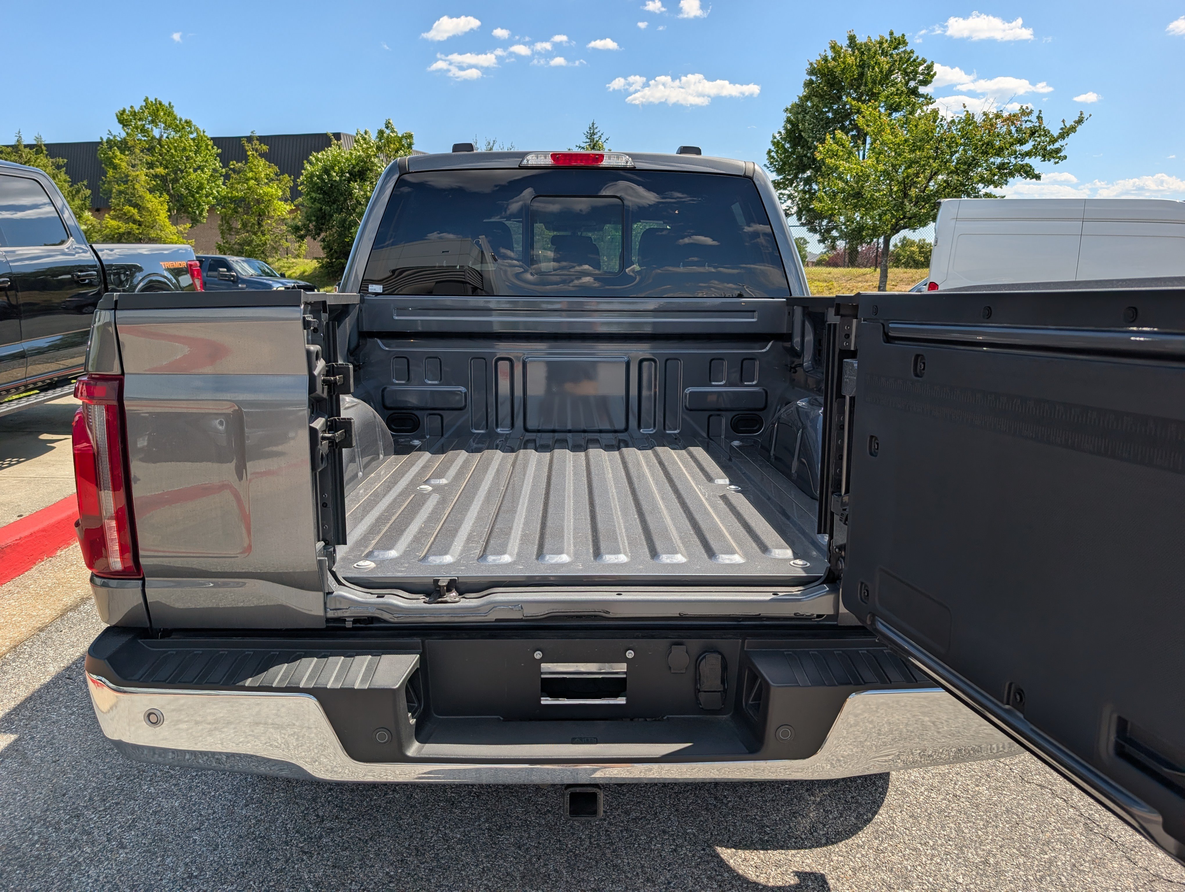 New 2026 Ford F150 Lariat w/ Equipment Group 501A Mid AWD/4WD image 9
