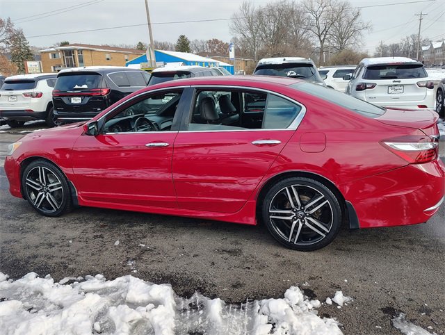 Used 2017 Honda Accord Sport image 9